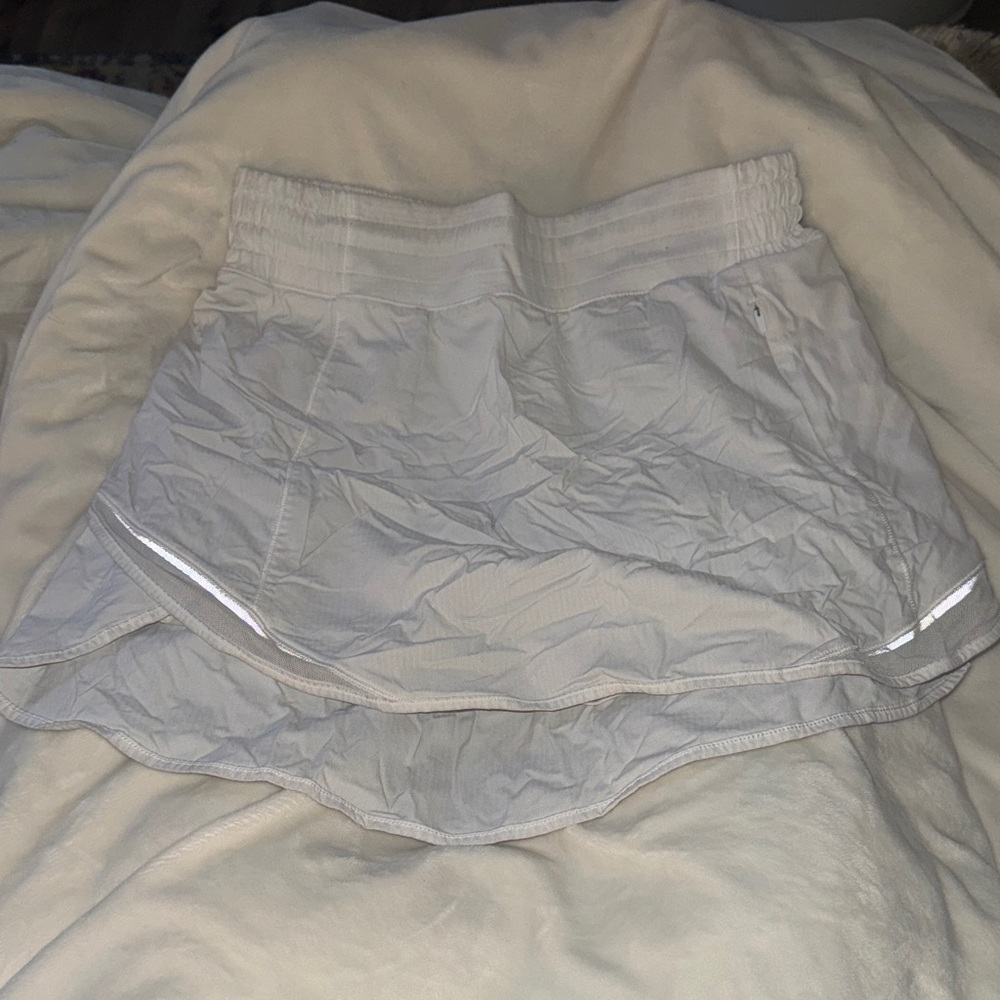 Lululemon white hotty hot skirt